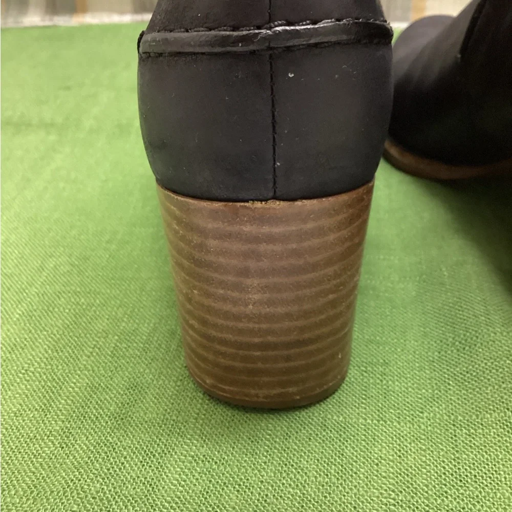 UGG black leather